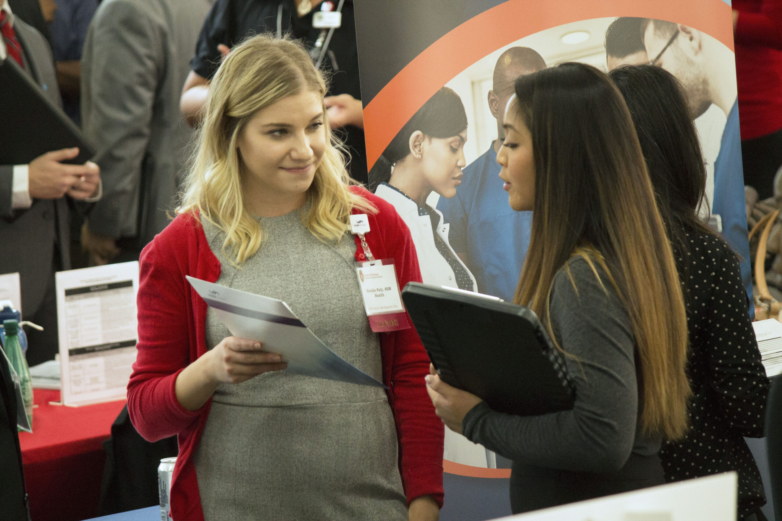 The UW–Madison School of Pharmacy Networking Roundtable event is an opportunity for pharmacy students to meet pharmacists who work in variety of career paths.