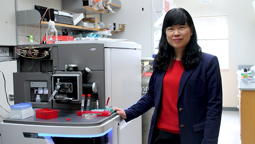 Lingjun Li in a pharmaceutical lab