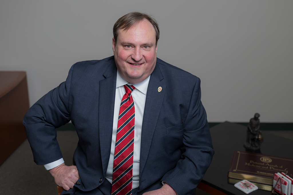 portrait of Steven Swanson