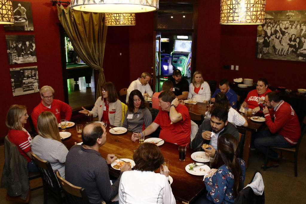 Professor David Mott leads the discussion among alumni.