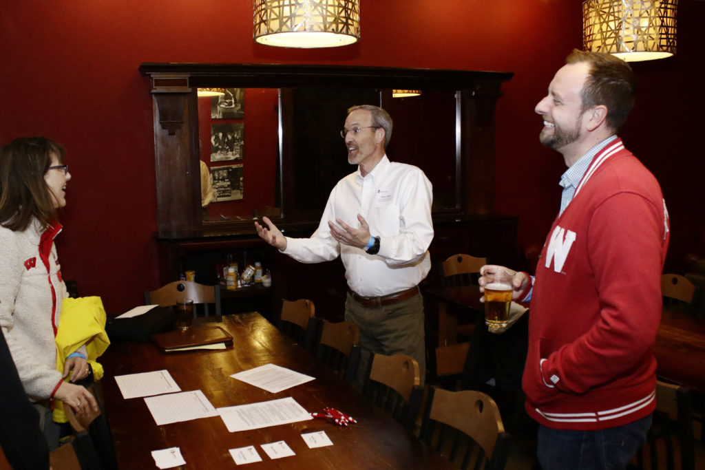 Professor David Mott leads the discussion among alumni.
