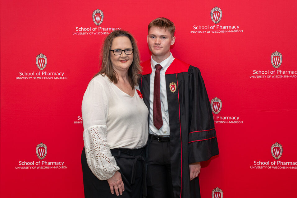 Graduated student with their mother