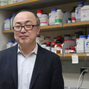 portrait of Glen Kwon in his lab