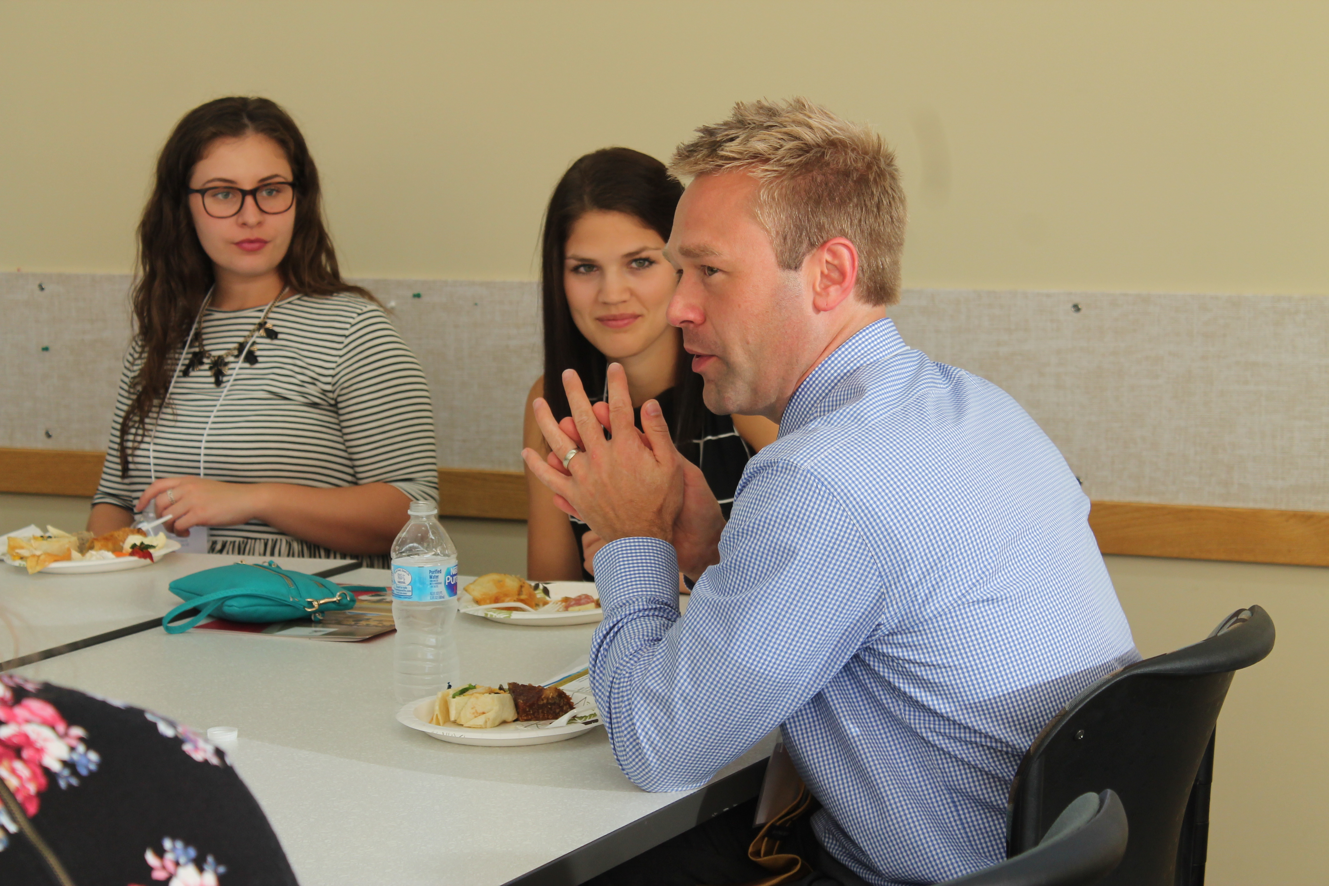 Aaron Steffenhagen with PharmD students