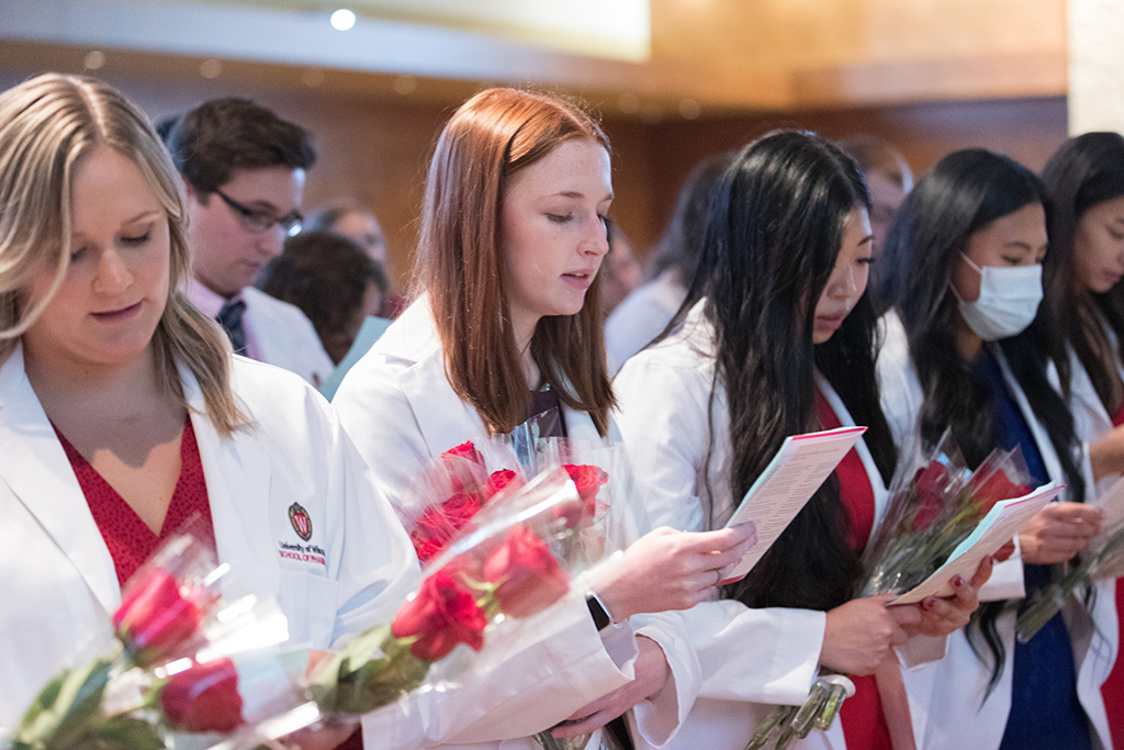 PharmD students in the Class of 2026 read the Oath of a Pharmacist at the 2022 White Coat Ceremony.